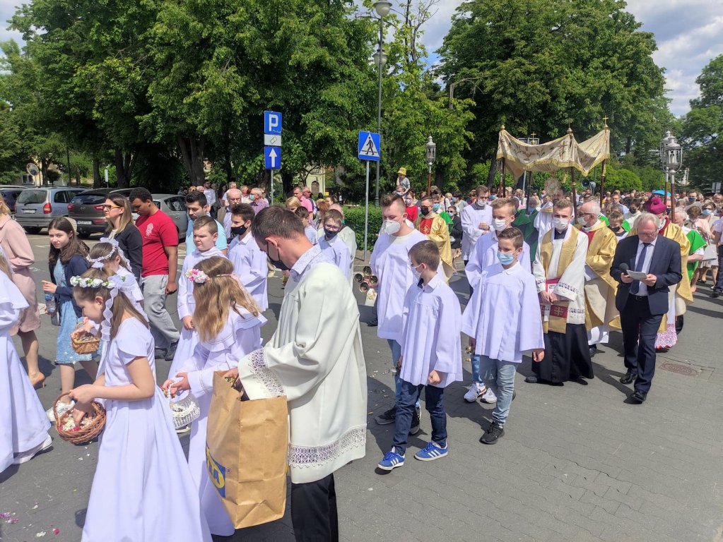 Boże Ciało 2021 parafii pw. św. Antoniego Padewskiego w Ostrołęce [03.06.2021] - zdjęcie #60 - eOstroleka.pl