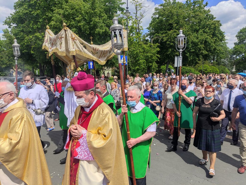 Boże Ciało 2021 parafii pw. św. Antoniego Padewskiego w Ostrołęce [03.06.2021] - zdjęcie #63 - eOstroleka.pl