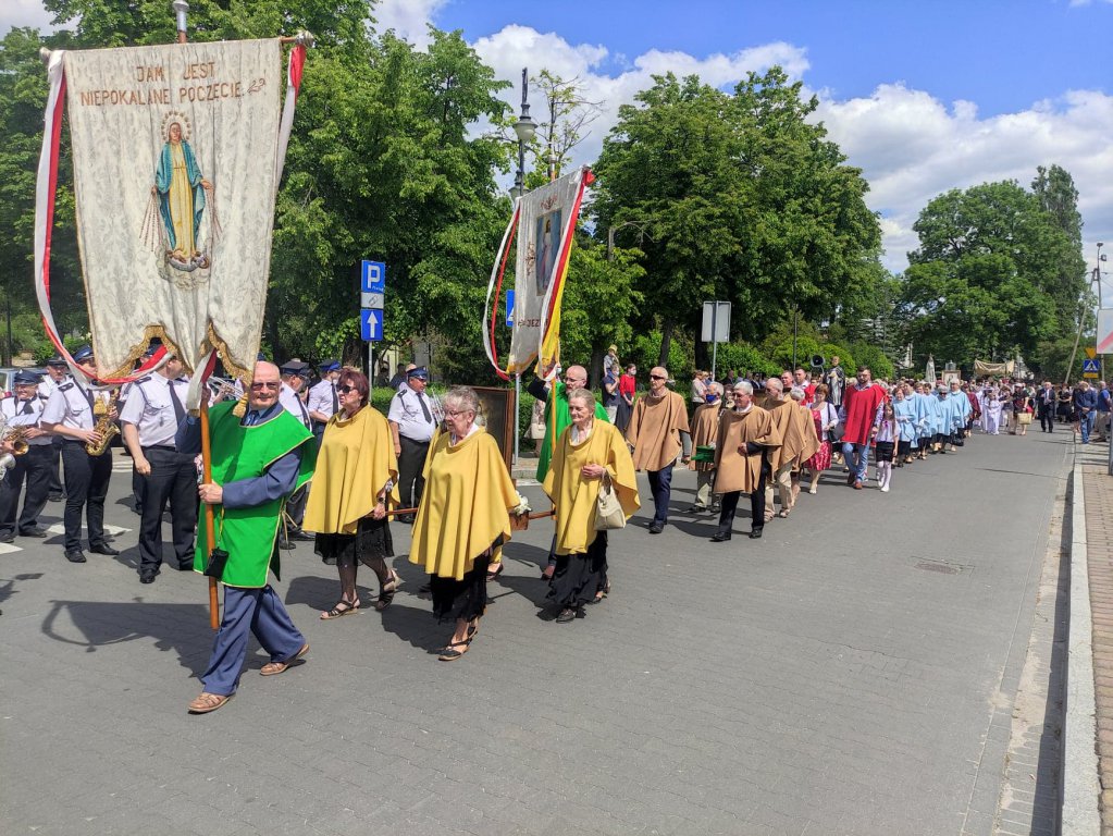 Boże Ciało 2021 parafii pw. św. Antoniego Padewskiego w Ostrołęce [03.06.2021] - zdjęcie #169 - eOstroleka.pl