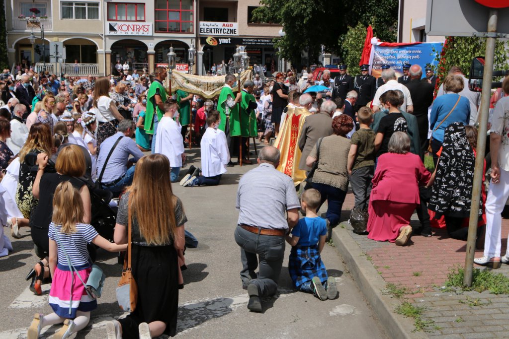 Boże Ciało 2021 parafii pw. św. Antoniego Padewskiego w Ostrołęce [03.06.2021] - zdjęcie #131 - eOstroleka.pl