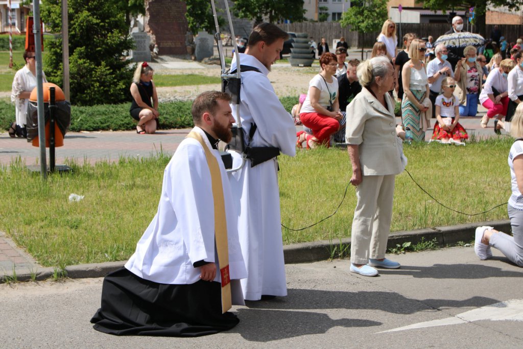 Boże Ciało 2021 parafii pw. św. Antoniego Padewskiego w Ostrołęce [03.06.2021] - zdjęcie #130 - eOstroleka.pl