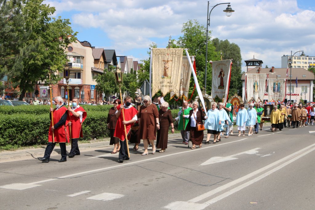 Boże Ciało 2021 parafii pw. św. Antoniego Padewskiego w Ostrołęce [03.06.2021] - zdjęcie #125 - eOstroleka.pl