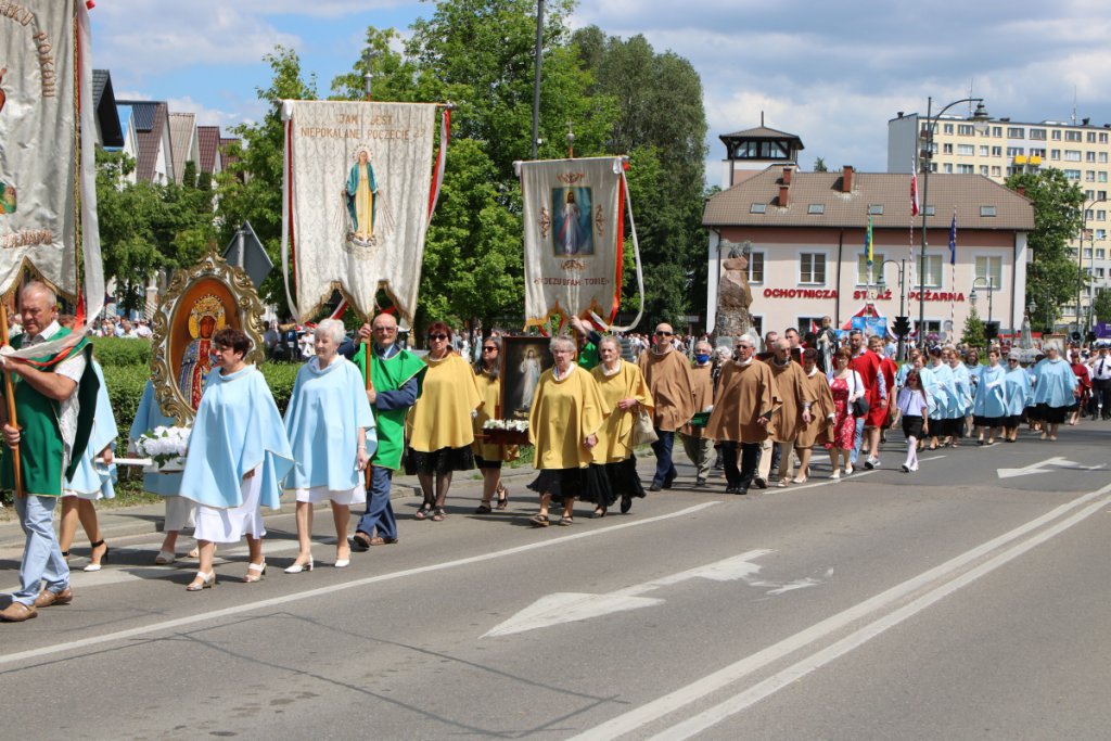 Boże Ciało 2021 parafii pw. św. Antoniego Padewskiego w Ostrołęce [03.06.2021] - zdjęcie #122 - eOstroleka.pl