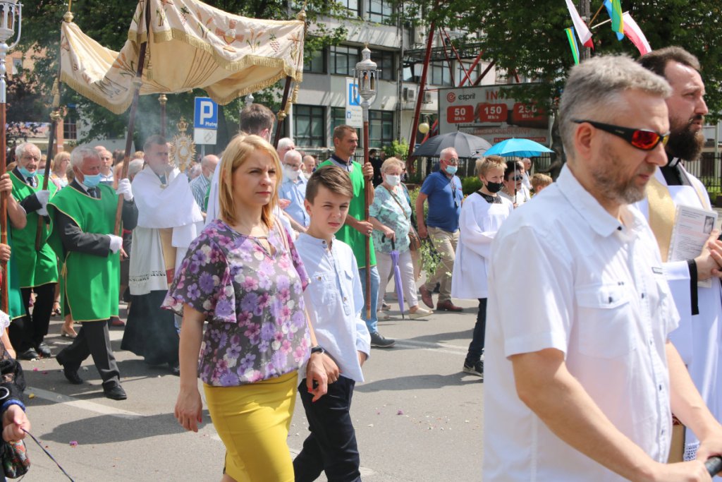 Boże Ciało 2021 parafii pw. św. Antoniego Padewskiego w Ostrołęce [03.06.2021] - zdjęcie #101 - eOstroleka.pl