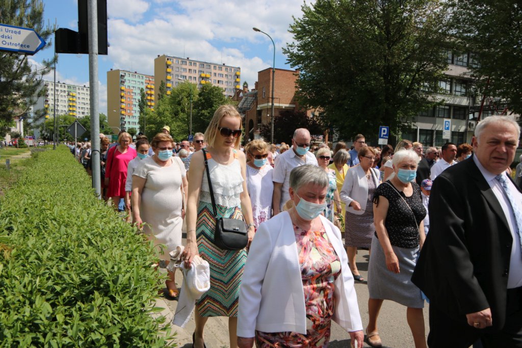 Boże Ciało 2021 parafii pw. św. Antoniego Padewskiego w Ostrołęce [03.06.2021] - zdjęcie #93 - eOstroleka.pl
