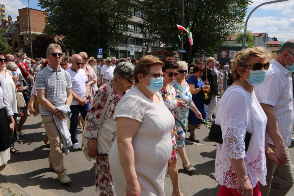 Boże Ciało 2021 parafii pw. św. Antoniego Padewskiego w Ostrołęce [03.06.2021] - zdjęcie #89 - eOstroleka.pl