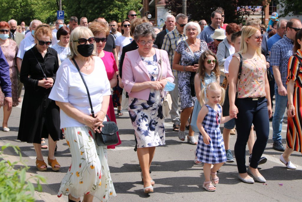 Boże Ciało 2021 parafii pw. św. Antoniego Padewskiego w Ostrołęce [03.06.2021] - zdjęcie #70 - eOstroleka.pl