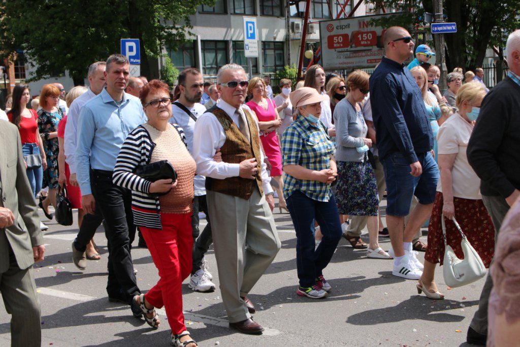 Boże Ciało 2021 parafii pw. św. Antoniego Padewskiego w Ostrołęce [03.06.2021] - zdjęcie #75 - eOstroleka.pl