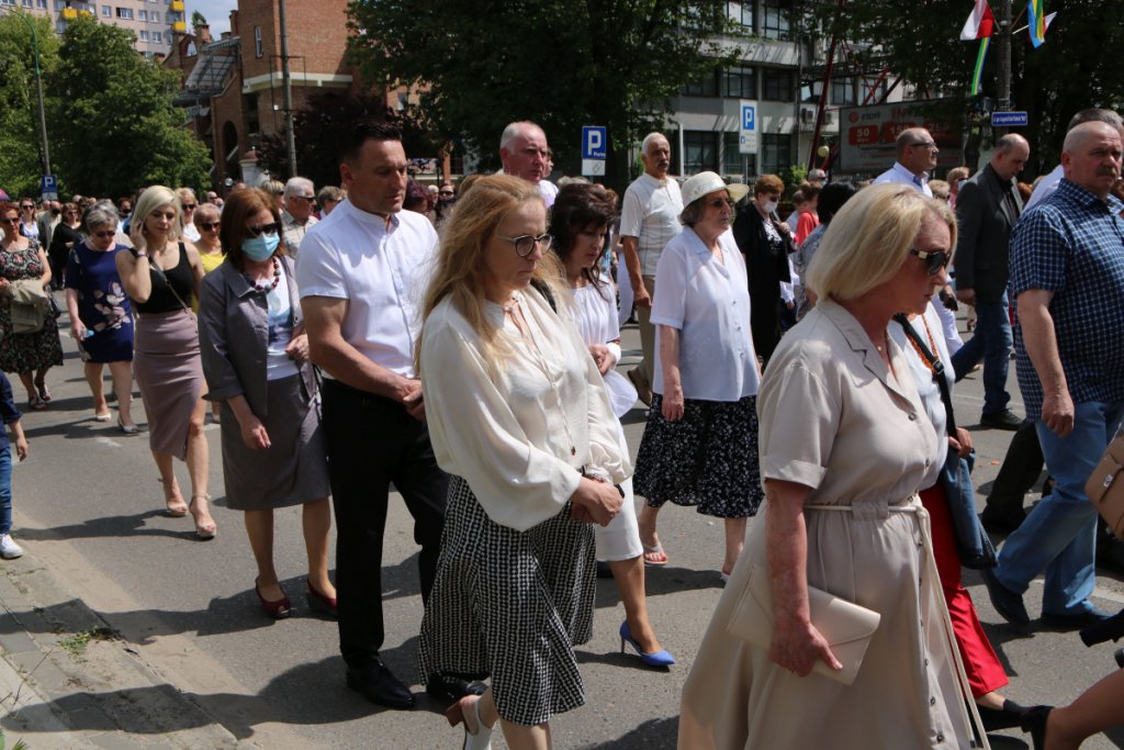 Boże Ciało 2021 parafii pw. św. Antoniego Padewskiego w Ostrołęce [03.06.2021] - zdjęcie #53 - eOstroleka.pl