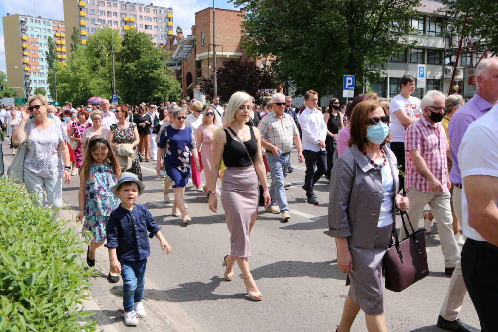 Boże Ciało 2021 parafii pw. św. Antoniego Padewskiego w Ostrołęce [03.06.2021] - zdjęcie #51 - eOstroleka.pl