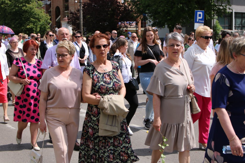 Boże Ciało 2021 parafii pw. św. Antoniego Padewskiego w Ostrołęce [03.06.2021] - zdjęcie #48 - eOstroleka.pl