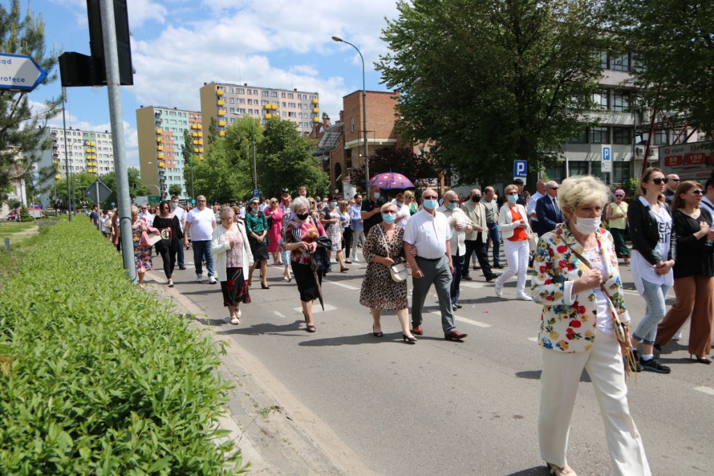 Boże Ciało 2021 parafii pw. św. Antoniego Padewskiego w Ostrołęce [03.06.2021] - zdjęcie #44 - eOstroleka.pl