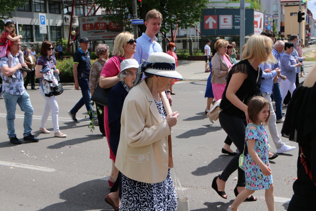 Boże Ciało 2021 parafii pw. św. Antoniego Padewskiego w Ostrołęce [03.06.2021] - zdjęcie #38 - eOstroleka.pl