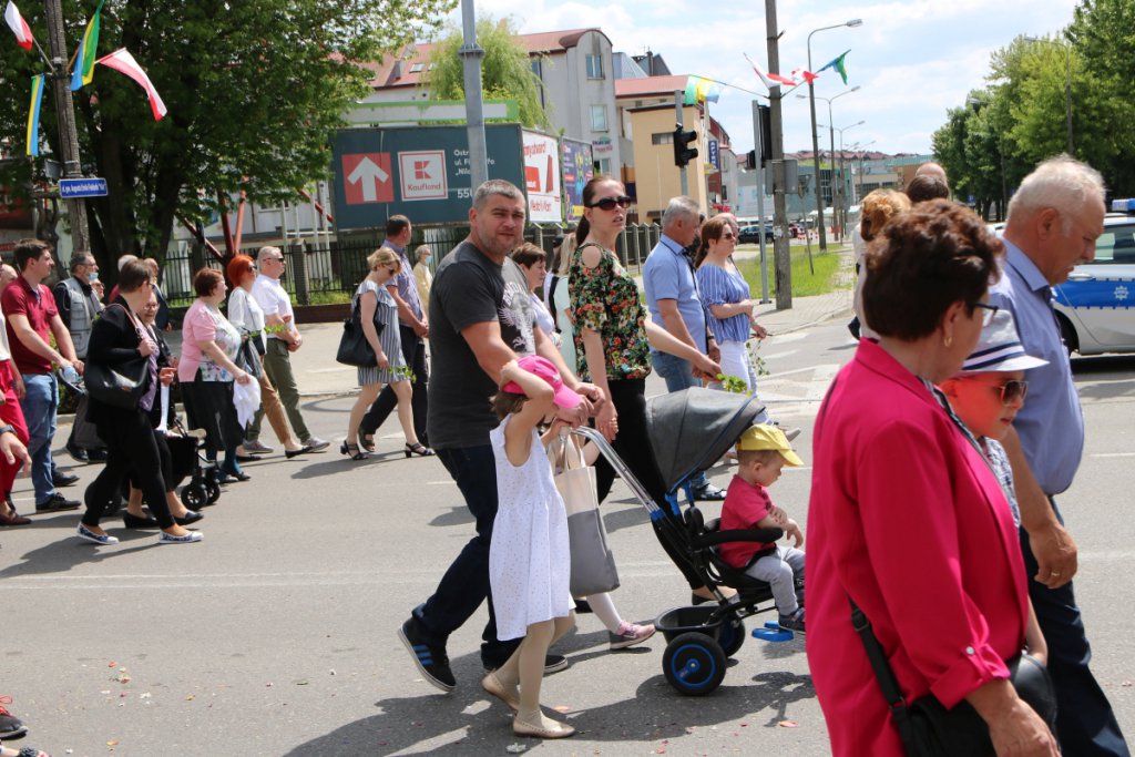 Boże Ciało 2021 parafii pw. św. Antoniego Padewskiego w Ostrołęce [03.06.2021] - zdjęcie #31 - eOstroleka.pl