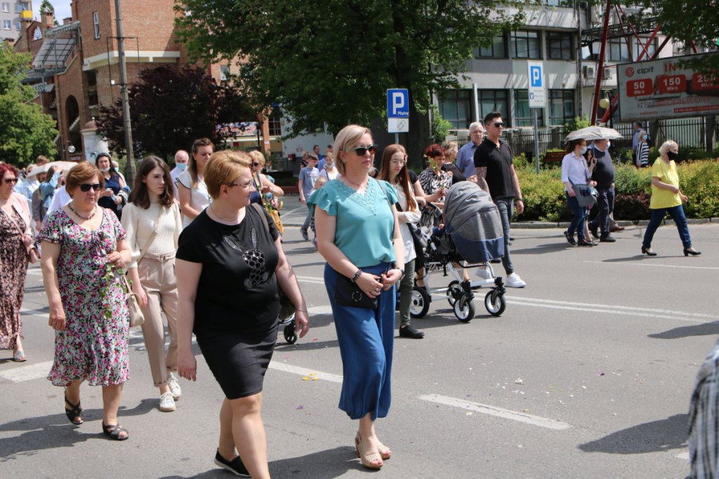 Boże Ciało 2021 parafii pw. św. Antoniego Padewskiego w Ostrołęce [03.06.2021] - zdjęcie #27 - eOstroleka.pl