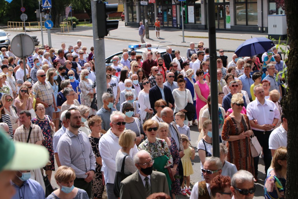 Boże Ciało 2021 parafii pw. św. Antoniego Padewskiego w Ostrołęce [03.06.2021] - zdjęcie #17 - eOstroleka.pl