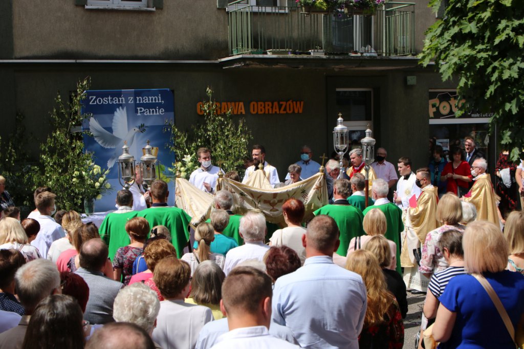Boże Ciało 2021 parafii pw. św. Antoniego Padewskiego w Ostrołęce [03.06.2021] - zdjęcie #32 - eOstroleka.pl