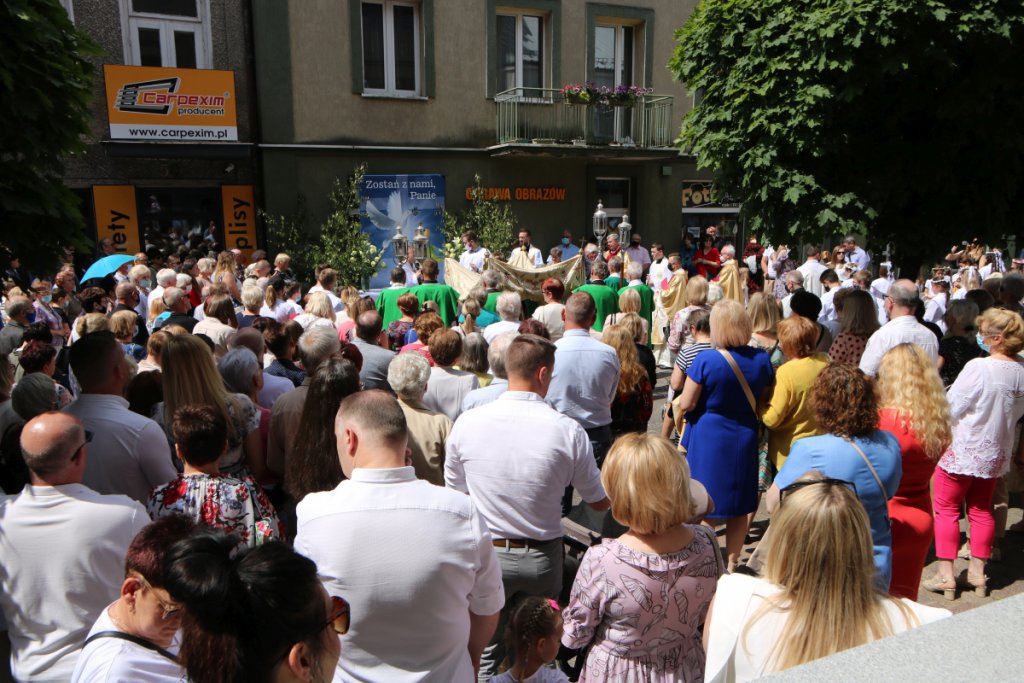 Boże Ciało 2021 parafii pw. św. Antoniego Padewskiego w Ostrołęce [03.06.2021] - zdjęcie #30 - eOstroleka.pl