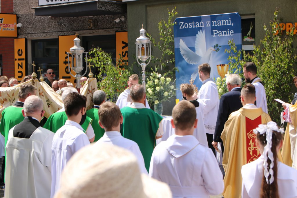 Boże Ciało 2021 parafii pw. św. Antoniego Padewskiego w Ostrołęce [03.06.2021] - zdjęcie #20 - eOstroleka.pl