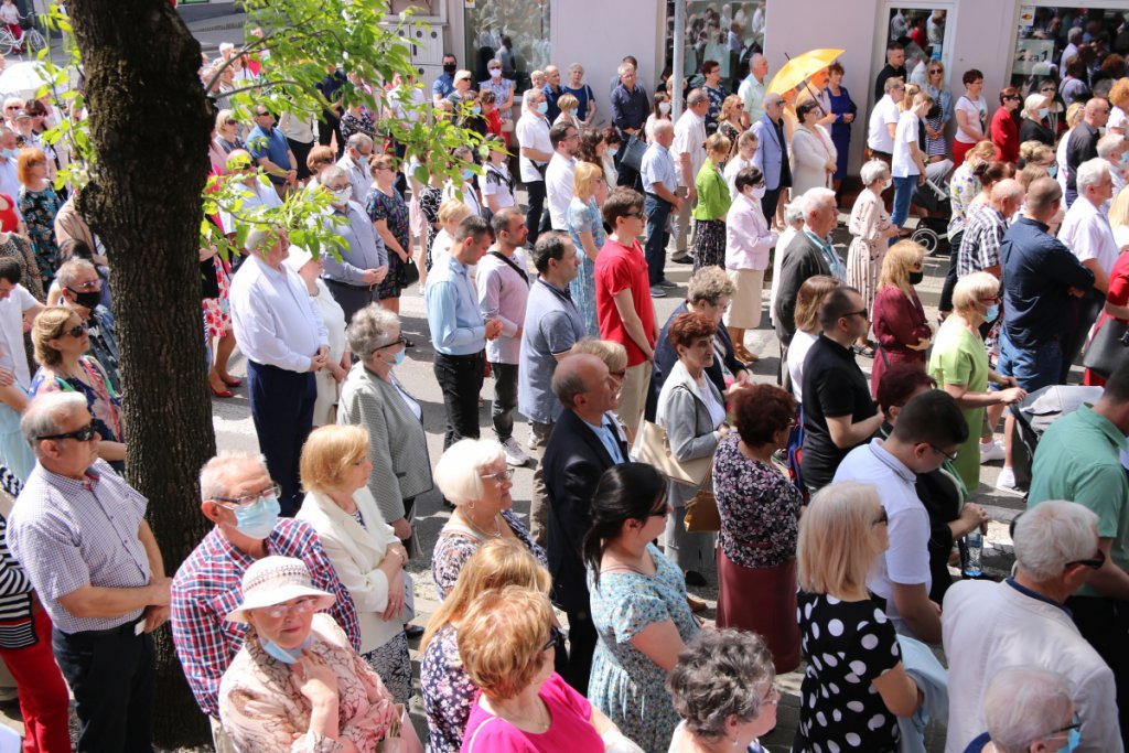 Boże Ciało 2021 parafii pw. św. Antoniego Padewskiego w Ostrołęce [03.06.2021] - zdjęcie #10 - eOstroleka.pl
