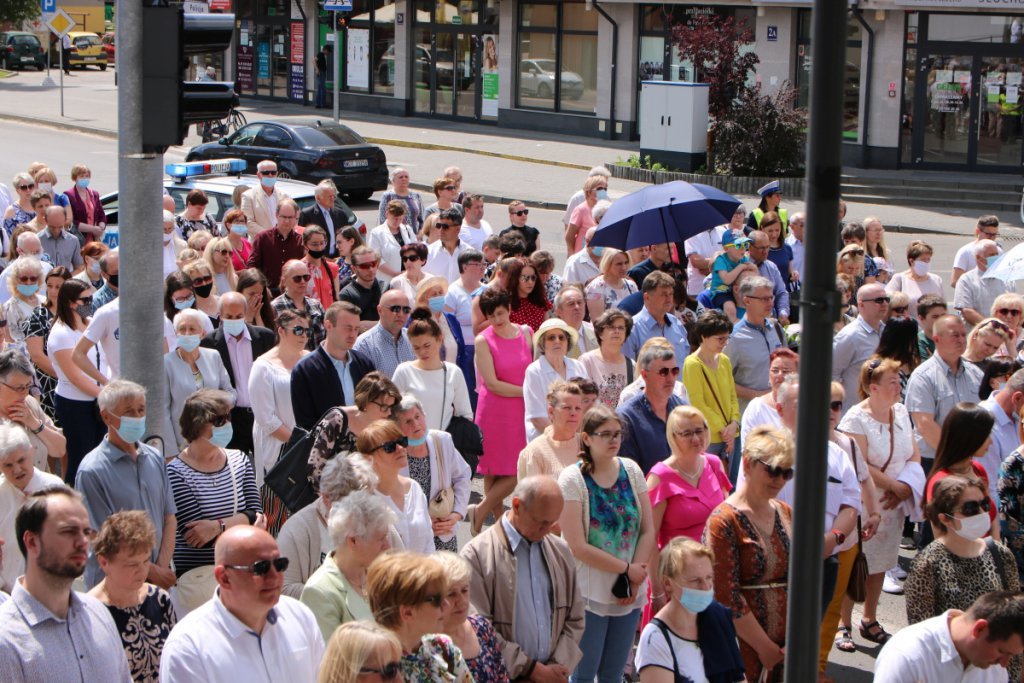 Boże Ciało 2021 parafii pw. św. Antoniego Padewskiego w Ostrołęce [03.06.2021] - zdjęcie #5 - eOstroleka.pl