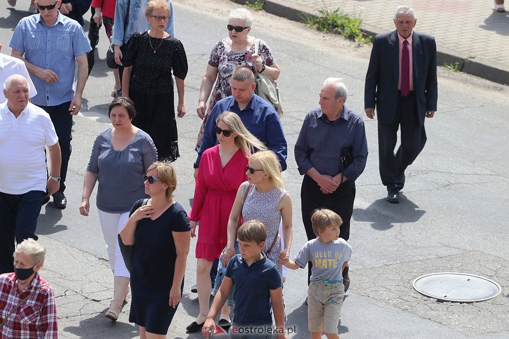 Boże Ciało 2021 w parafii Zbawiciela Świata w Ostrołęce [03.06.2021] - zdjęcie #37 - eOstroleka.pl
