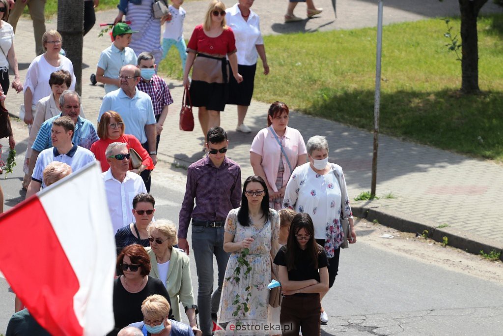 Boże Ciało 2021 w parafii Zbawiciela Świata w Ostrołęce [03.06.2021] - zdjęcie #33 - eOstroleka.pl