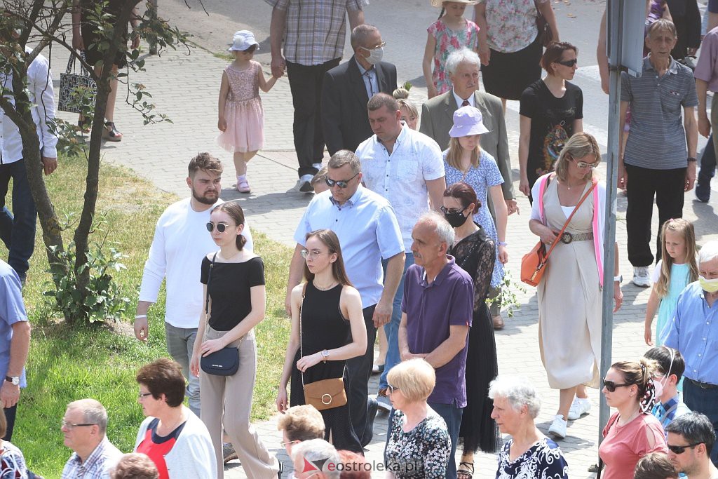 Boże Ciało 2021 w parafii Zbawiciela Świata w Ostrołęce [03.06.2021] - zdjęcie #32 - eOstroleka.pl