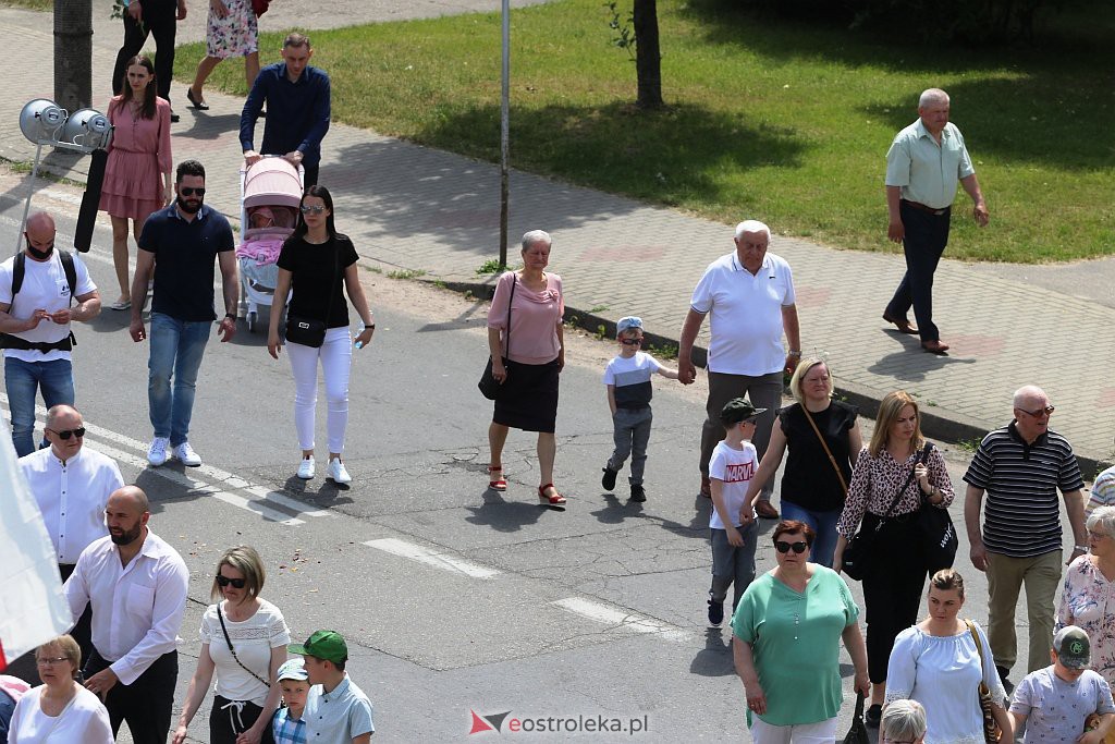 Boże Ciało 2021 w parafii Zbawiciela Świata w Ostrołęce [03.06.2021] - zdjęcie #28 - eOstroleka.pl