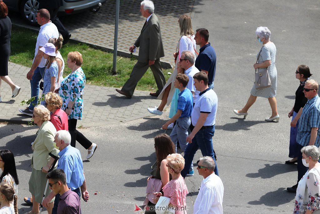 Boże Ciało 2021 w parafii Zbawiciela Świata w Ostrołęce [03.06.2021] - zdjęcie #19 - eOstroleka.pl