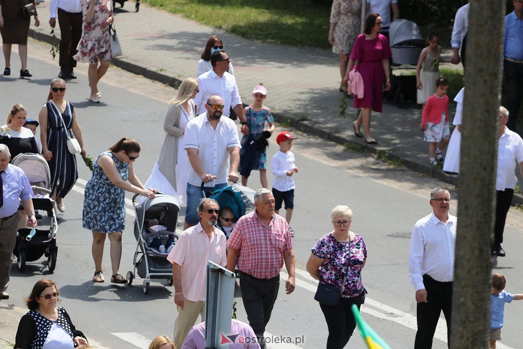 Boże Ciało 2021 w parafii Zbawiciela Świata w Ostrołęce [03.06.2021] - zdjęcie #6 - eOstroleka.pl