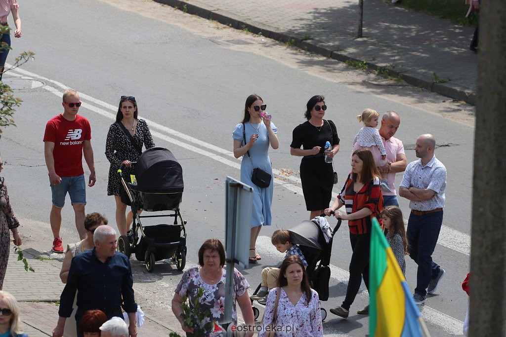 Boże Ciało 2021 w parafii Zbawiciela Świata w Ostrołęce [03.06.2021] - zdjęcie #1 - eOstroleka.pl