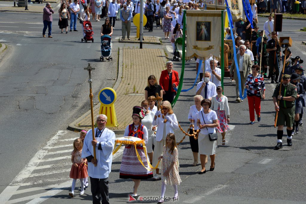 Boże Ciało 2021 parafii pw. św. Franciszka w Ostrołęce [03.06.2021] - zdjęcie #8 - eOstroleka.pl