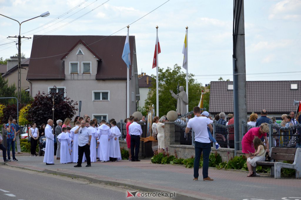 Boże Ciało 2021 parafii pw. NMP Królowej Rodzin w Ostrołęce [03.06.2021] - zdjęcie #2 - eOstroleka.pl