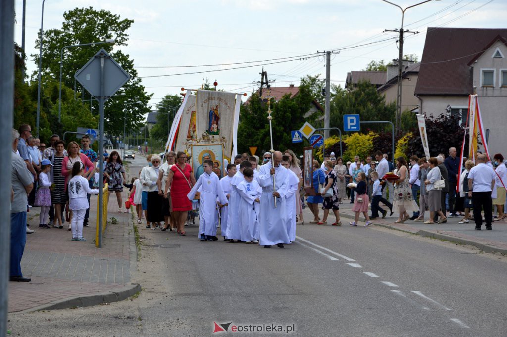 Boże Ciało 2021 parafii pw. NMP Królowej Rodzin w Ostrołęce [03.06.2021] - zdjęcie #3 - eOstroleka.pl