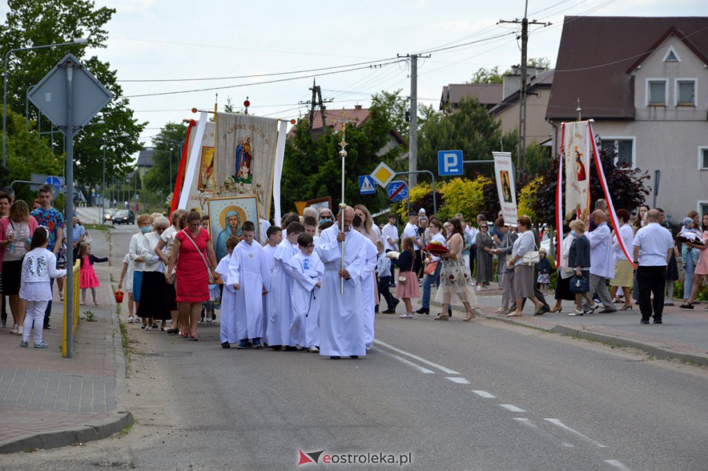 Boże Ciało 2021 parafii pw. NMP Królowej Rodzin w Ostrołęce [03.06.2021] - zdjęcie #5 - eOstroleka.pl