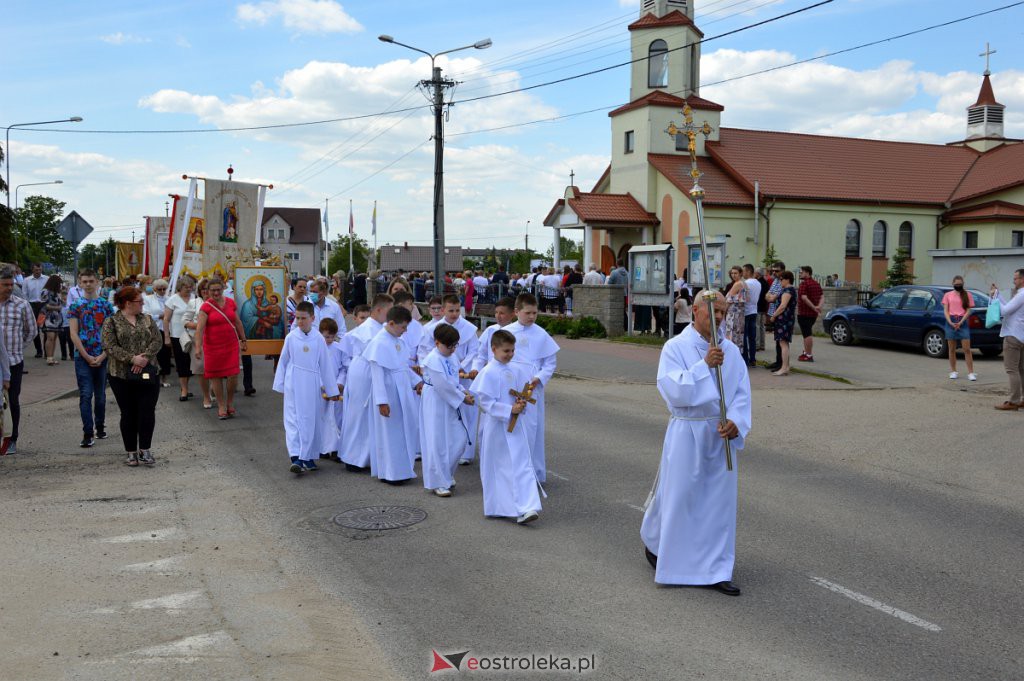 Boże Ciało 2021 parafii pw. NMP Królowej Rodzin w Ostrołęce [03.06.2021] - zdjęcie #11 - eOstroleka.pl
