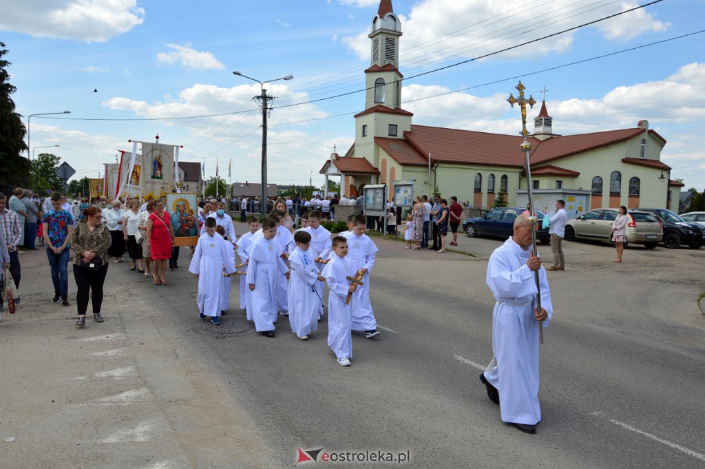Boże Ciało 2021 parafii pw. NMP Królowej Rodzin w Ostrołęce [03.06.2021] - zdjęcie #12 - eOstroleka.pl