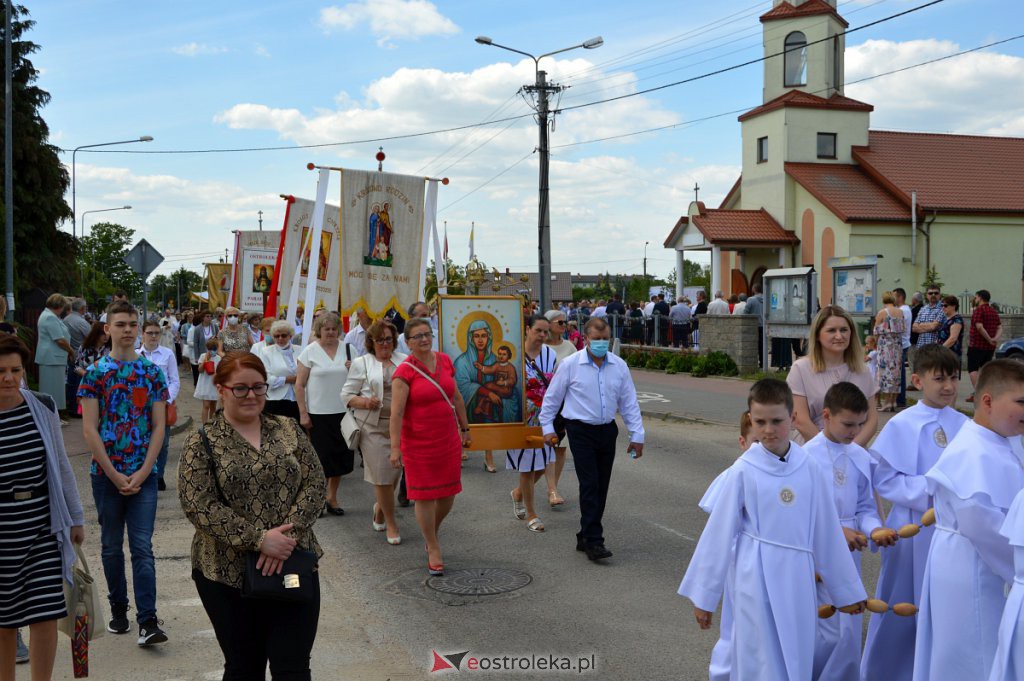 Boże Ciało 2021 parafii pw. NMP Królowej Rodzin w Ostrołęce [03.06.2021] - zdjęcie #14 - eOstroleka.pl