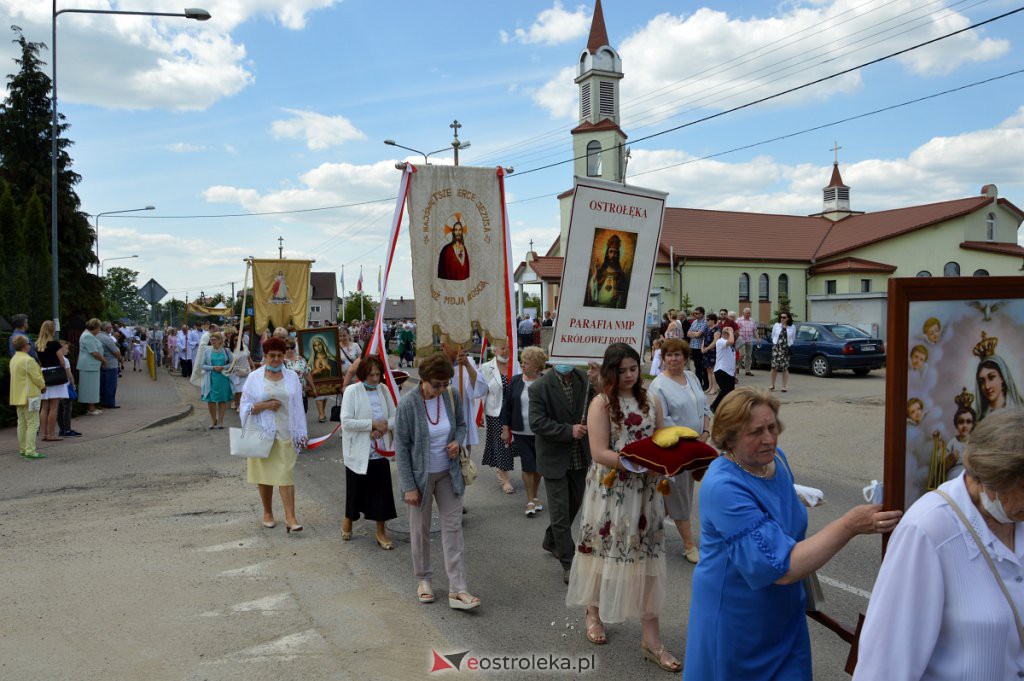 Boże Ciało 2021 parafii pw. NMP Królowej Rodzin w Ostrołęce [03.06.2021] - zdjęcie #26 - eOstroleka.pl