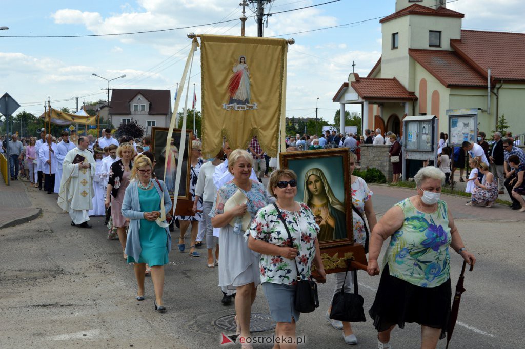 Boże Ciało 2021 parafii pw. NMP Królowej Rodzin w Ostrołęce [03.06.2021] - zdjęcie #30 - eOstroleka.pl