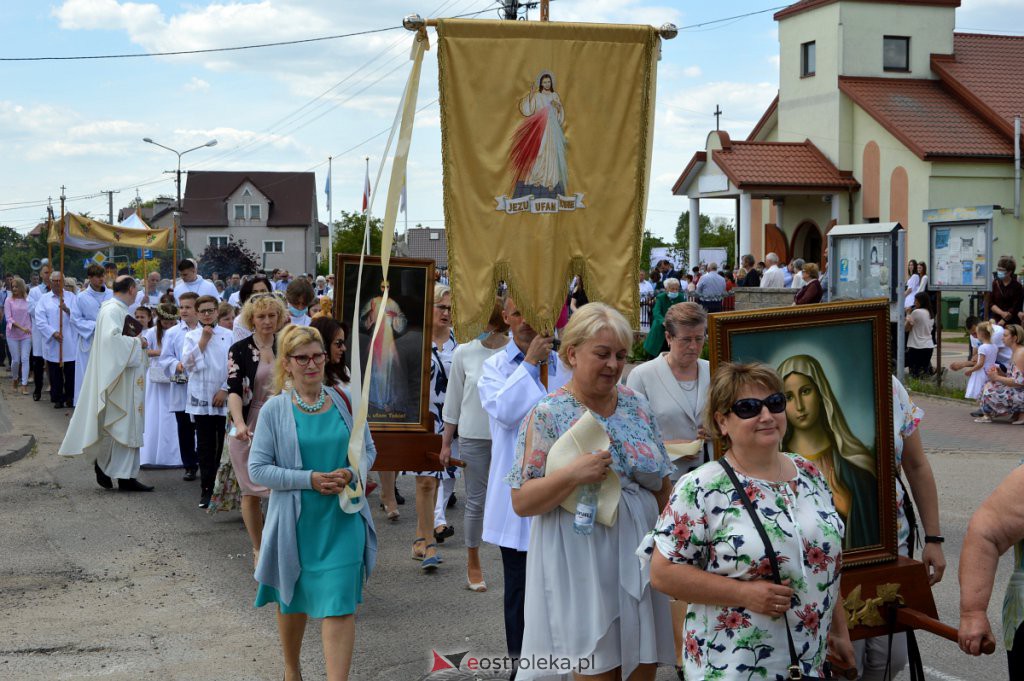 Boże Ciało 2021 parafii pw. NMP Królowej Rodzin w Ostrołęce [03.06.2021] - zdjęcie #31 - eOstroleka.pl