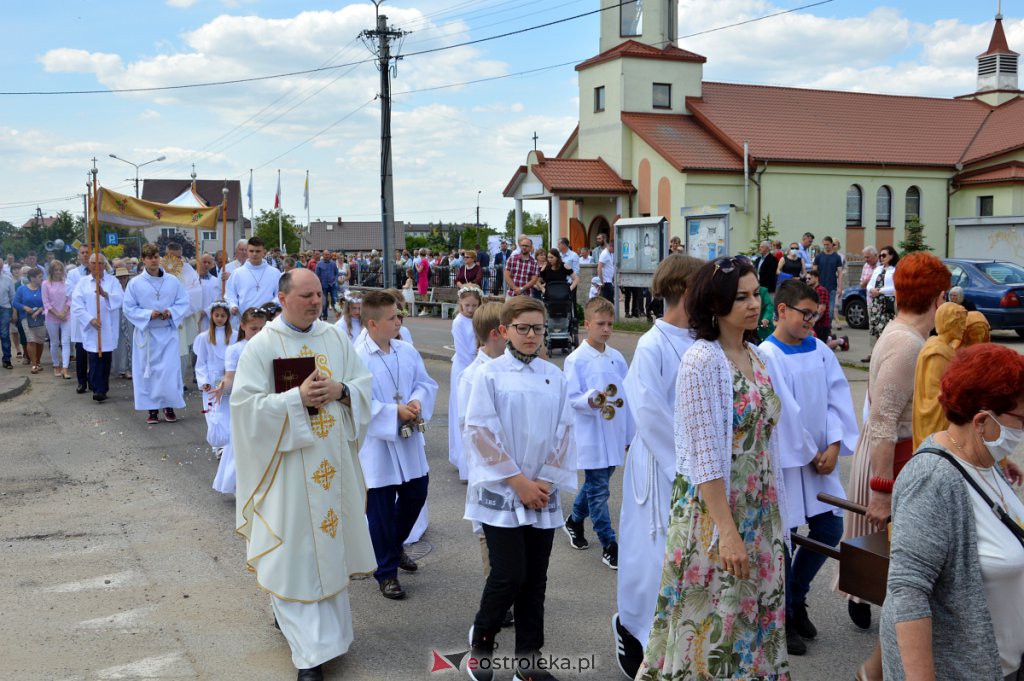 Boże Ciało 2021 parafii pw. NMP Królowej Rodzin w Ostrołęce [03.06.2021] - zdjęcie #37 - eOstroleka.pl