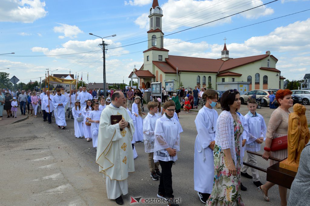 Boże Ciało 2021 parafii pw. NMP Królowej Rodzin w Ostrołęce [03.06.2021] - zdjęcie #39 - eOstroleka.pl