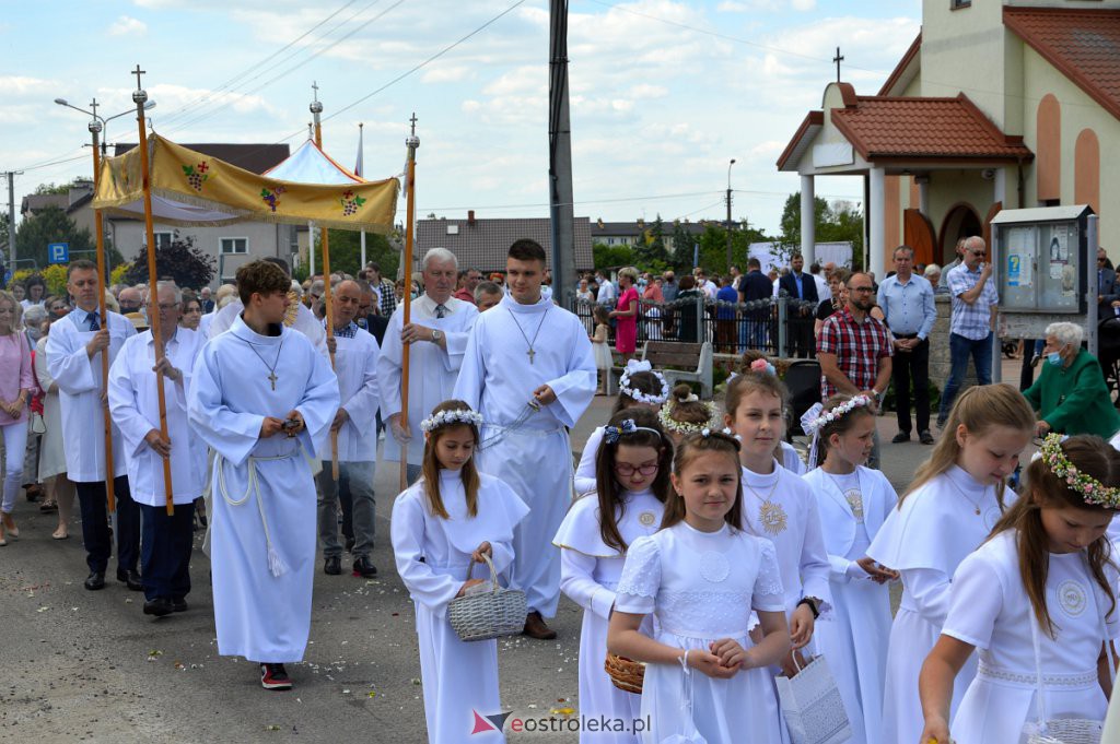 Boże Ciało 2021 parafii pw. NMP Królowej Rodzin w Ostrołęce [03.06.2021] - zdjęcie #41 - eOstroleka.pl
