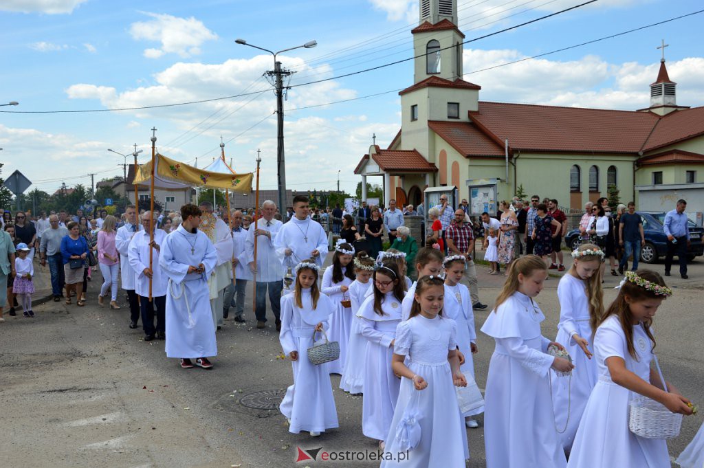 Boże Ciało 2021 parafii pw. NMP Królowej Rodzin w Ostrołęce [03.06.2021] - zdjęcie #42 - eOstroleka.pl