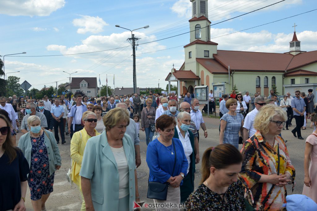 Boże Ciało 2021 parafii pw. NMP Królowej Rodzin w Ostrołęce [03.06.2021] - zdjęcie #55 - eOstroleka.pl