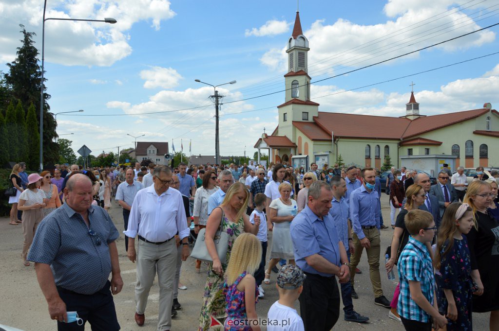 Boże Ciało 2021 parafii pw. NMP Królowej Rodzin w Ostrołęce [03.06.2021] - zdjęcie #62 - eOstroleka.pl
