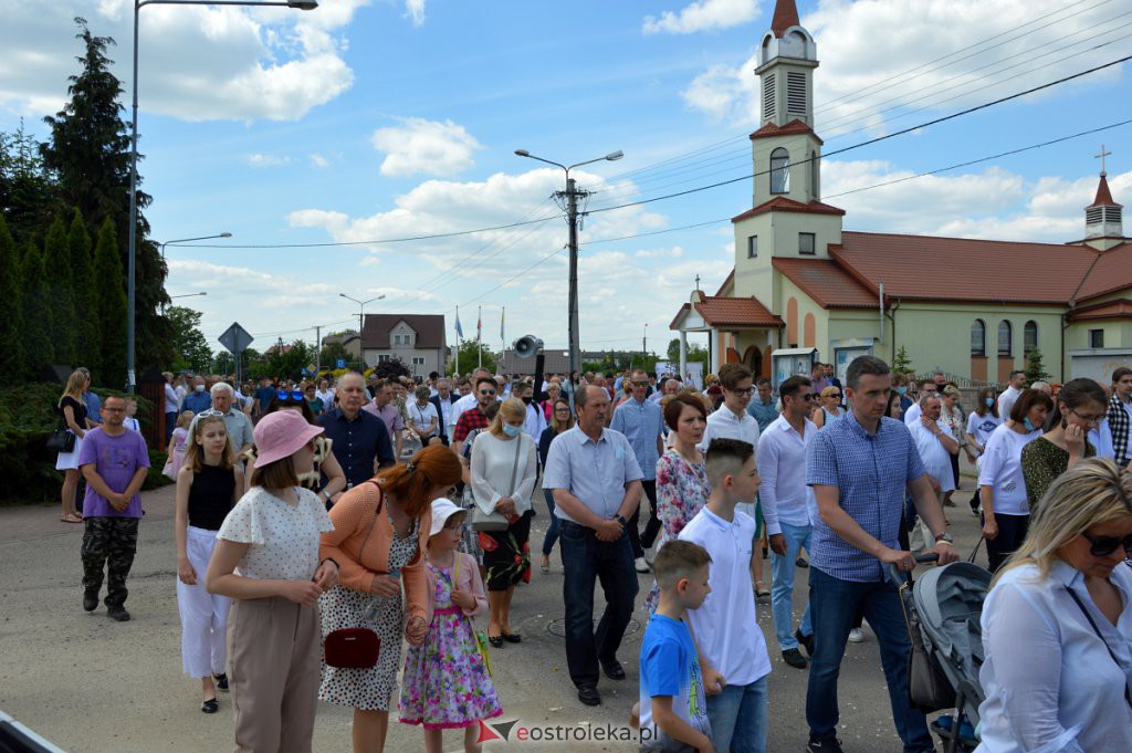Boże Ciało 2021 parafii pw. NMP Królowej Rodzin w Ostrołęce [03.06.2021] - zdjęcie #67 - eOstroleka.pl