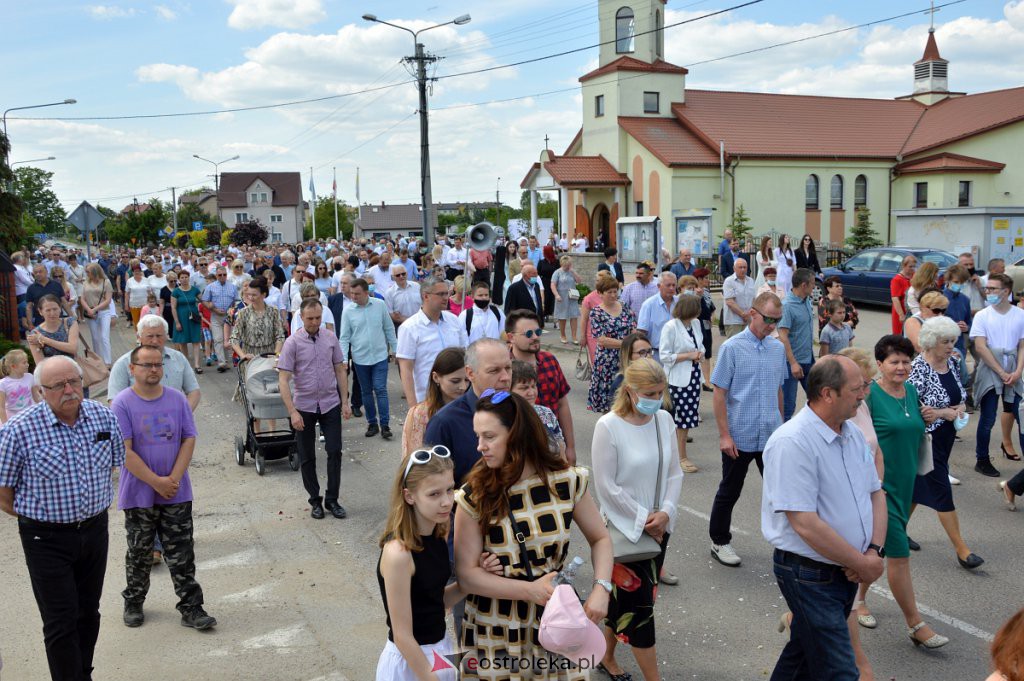 Boże Ciało 2021 parafii pw. NMP Królowej Rodzin w Ostrołęce [03.06.2021] - zdjęcie #70 - eOstroleka.pl